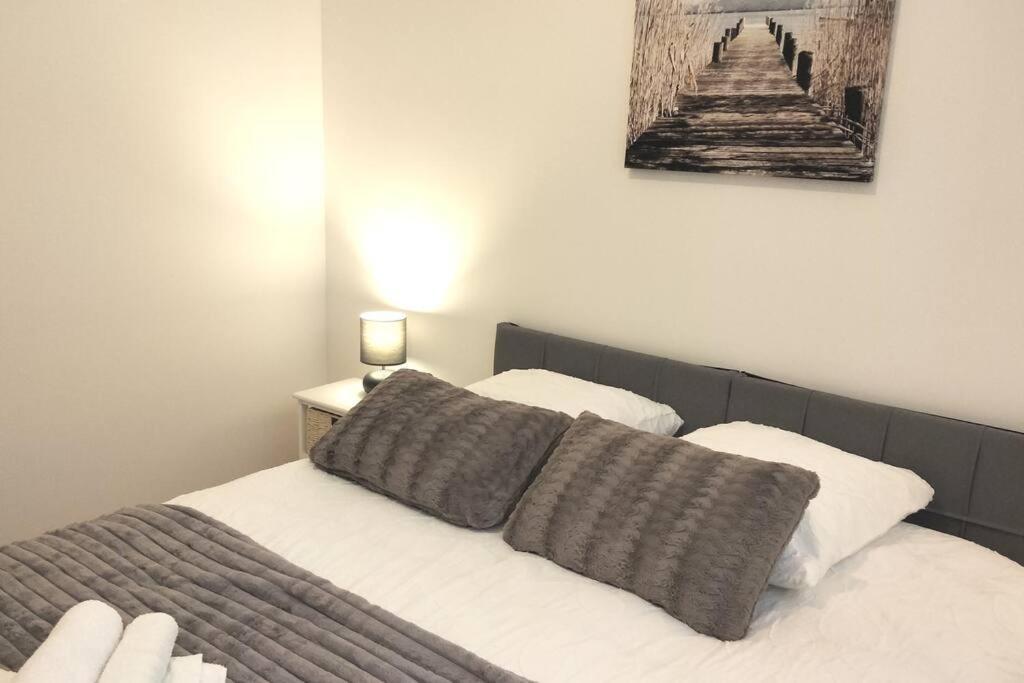 L'Escale Balzac Apartman Villeurbanne Kültér fotó