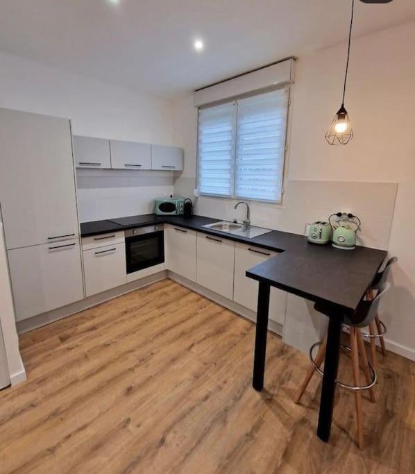L'Escale Balzac Apartman Villeurbanne Kültér fotó