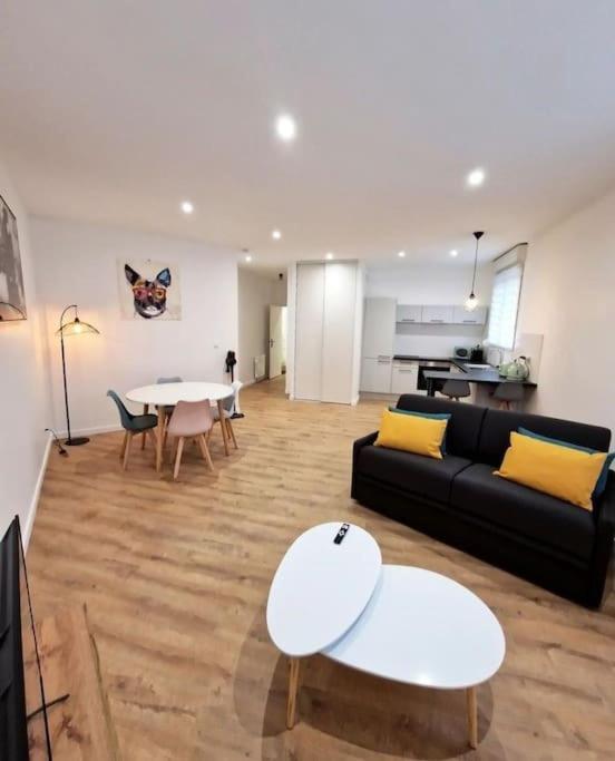 L'Escale Balzac Apartman Villeurbanne Kültér fotó